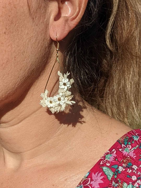 Boucles d'oreille goutte en vrai fleurs naturelles