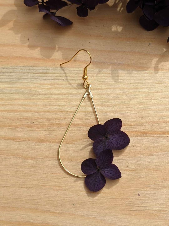 Boucles d'oreille goutte duo d'hortensia violet