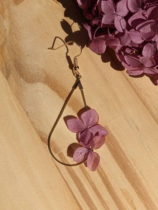 Boucles d'oreille goutte duo d'hortensia violet