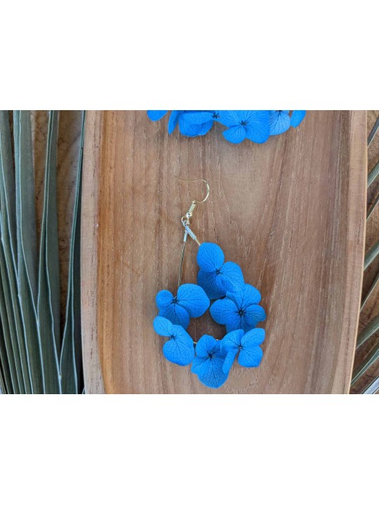 Boucles d'oreille goutte fleurie d'hortensia bleu foncé