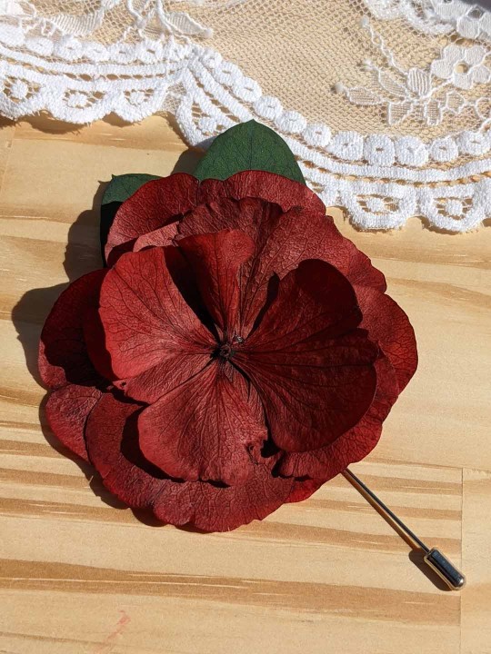 Boutonnière homme en fleurs stabilisées