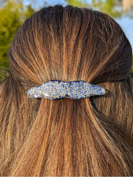 Barrette en résine myosotis