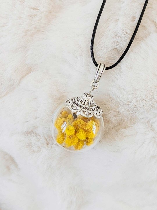 Bola de grossesse en fleurs de mimosa jaune