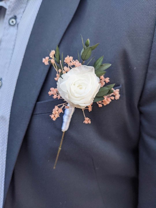 Boutonnière homme en fleurs stabilisées