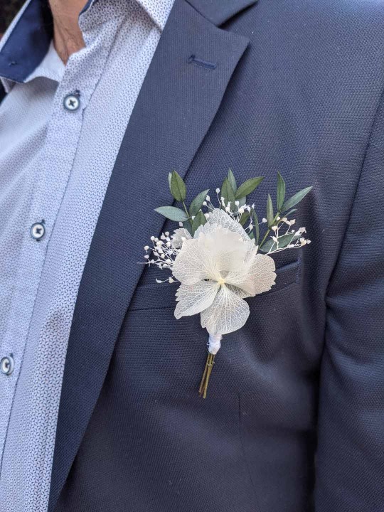 Boutonnière homme en fleurs stabilisées