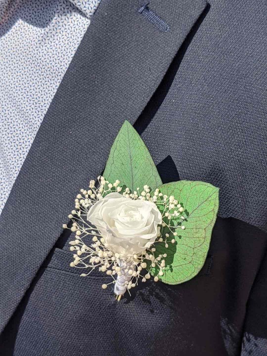 Boutonnière homme en fleurs stabilisées