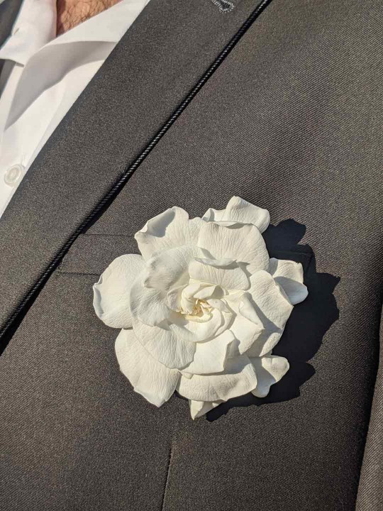 Boutonnière homme en gardenia stabilisée