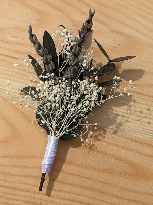 Boutonnière homme en fleurs stabilisées