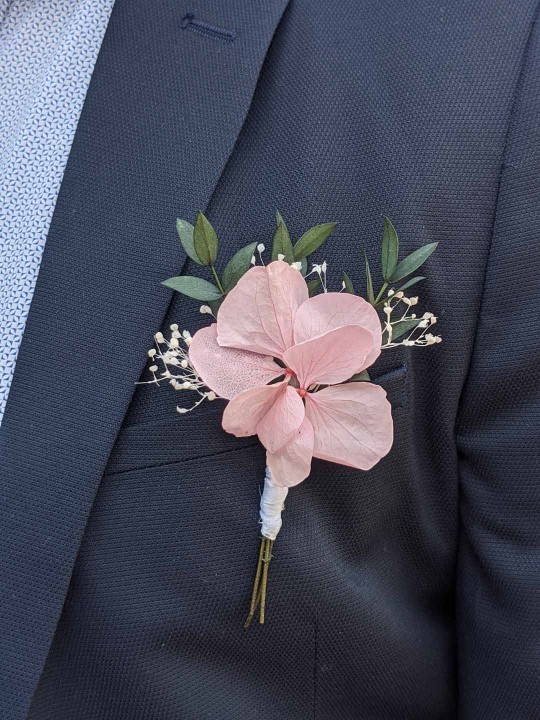 Boutonnière homme en fleurs stabilisées