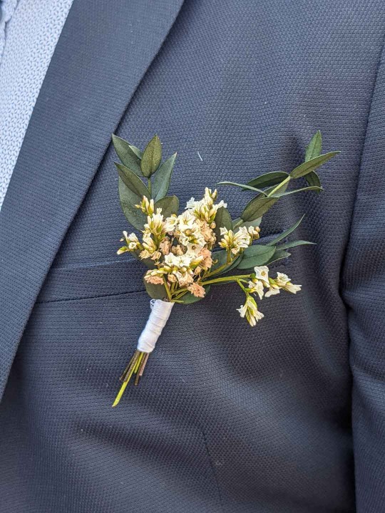 Boutonnière homme en fleurs stabilisées