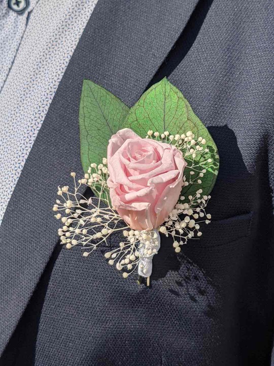 Boutonnière homme en fleurs stabilisées