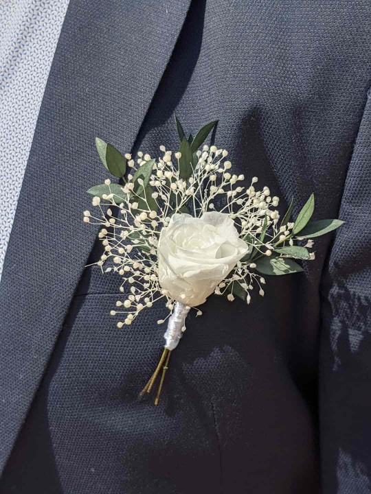 Boutonnière homme en fleurs stabilisées