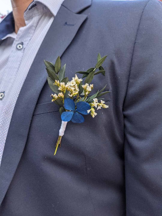 Boutonnière homme en fleurs stabilisées