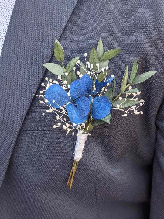 Boutonnière homme en fleurs stabilisées