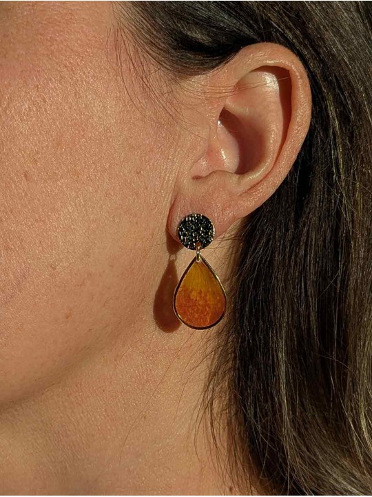 Collier en pétale séché de Flamboyant Collier en pétale séché de Flamboyant