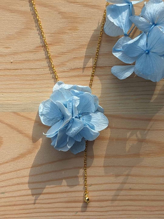 Collier fleuri en hortensia stabilisé (+20 couleurs)