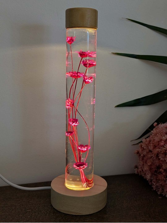 Fleur immergée grenat