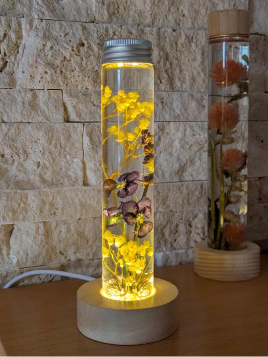 Fleur immergée jaune / lavande / pensée Fleur immergée jaune / lavande / pensée