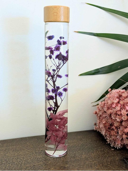 Fleur immergée mauve violette