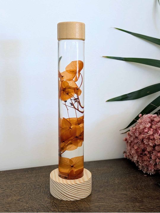 Fleur immergée orange