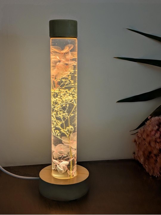 Fleur immergée blanche rose