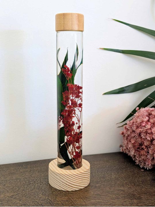 Fleur immergée rouge vert