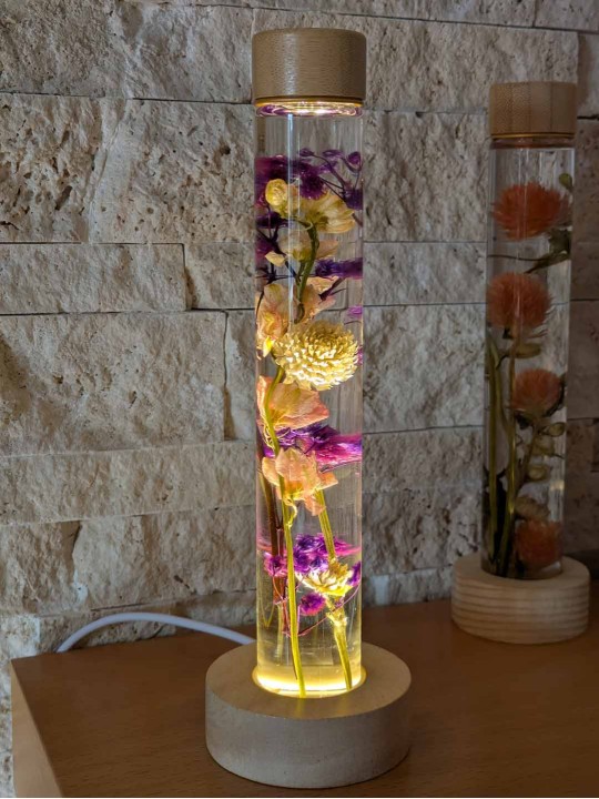 Fleur immergée violette / beige / rose Fleur immergée violette / beige / rose