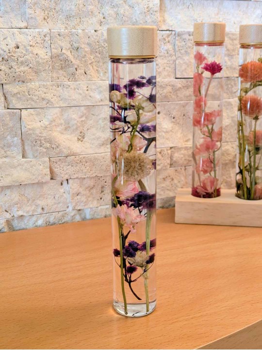 Fleur immergée violette / beige / rose Fleur immergée violette / beige / rose