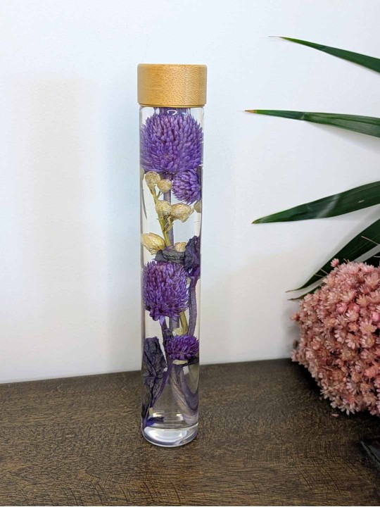 Fleur immergée violette beige Fleur immergée violette beige