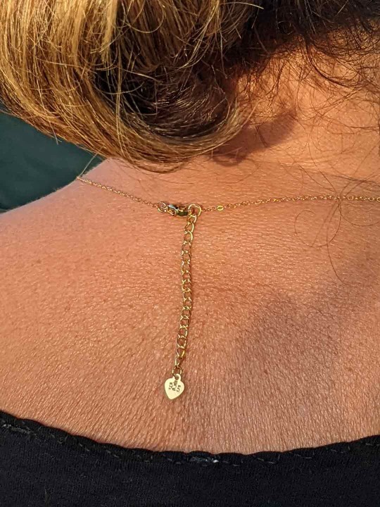 Collier en or 1 authentique perle de Tahiti flottante - noire