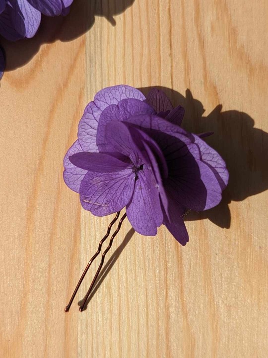 Pique à cheveux en fleurs stabilisées hortensia violet