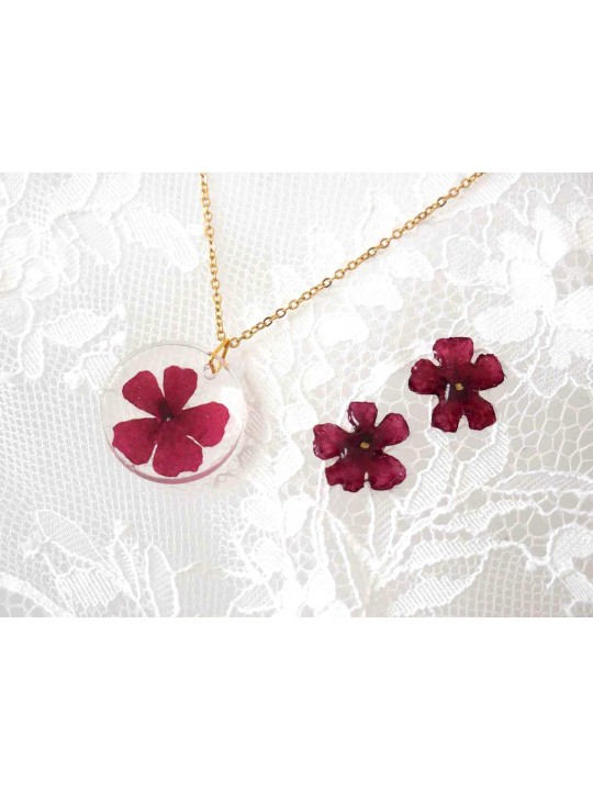 Collier en résine de véritable fleur séchée bordeau