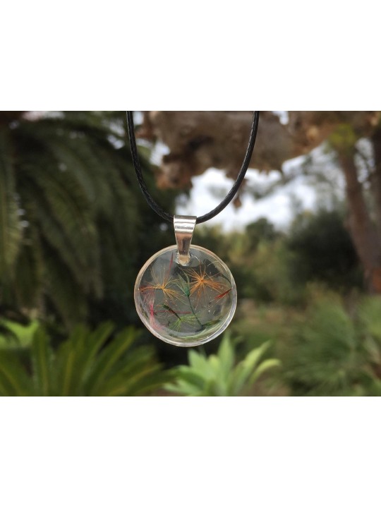 Collier pendentif rond en résine "fais un voeu" en couleur