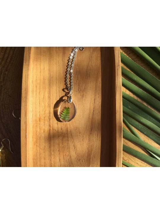 Collier pendentif ovale en véritable fougère en résine