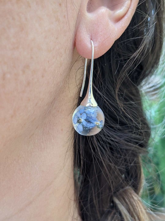 Boucles d'oreille en vrai fleurs de Myosotis